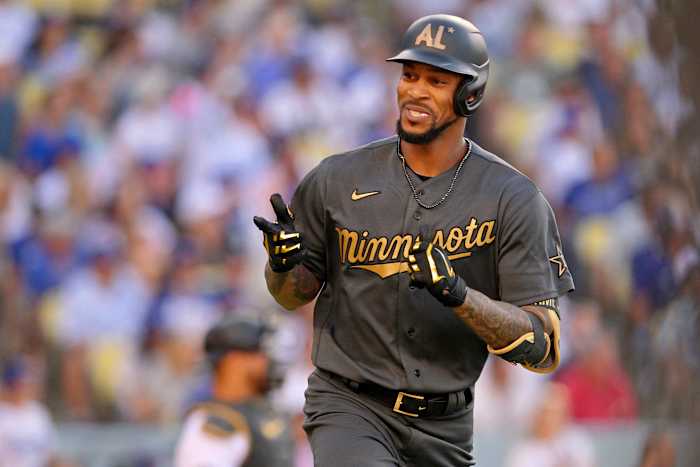 Byron Buxton hits a homer.